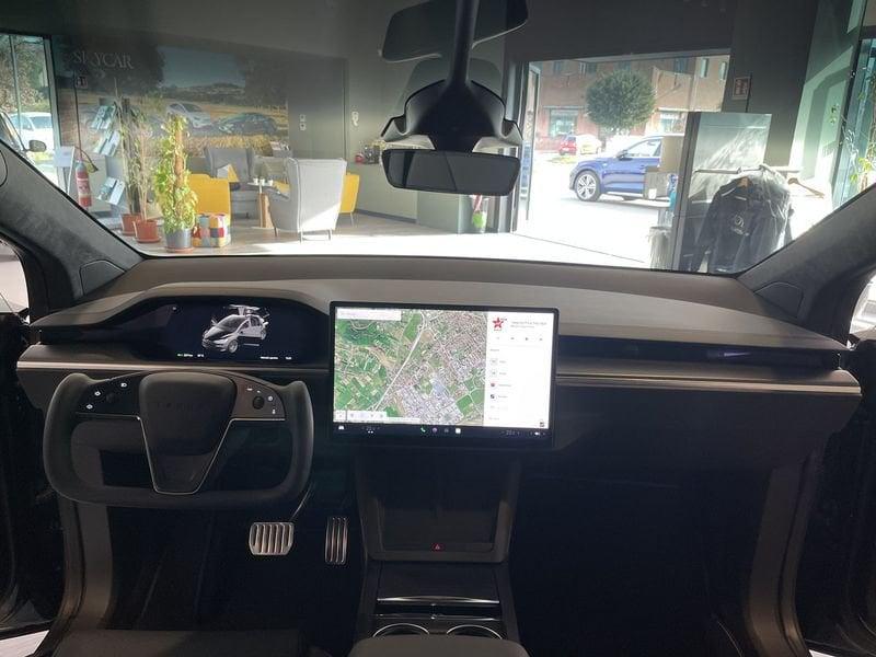 Tesla Model X Plaid 6 Posti