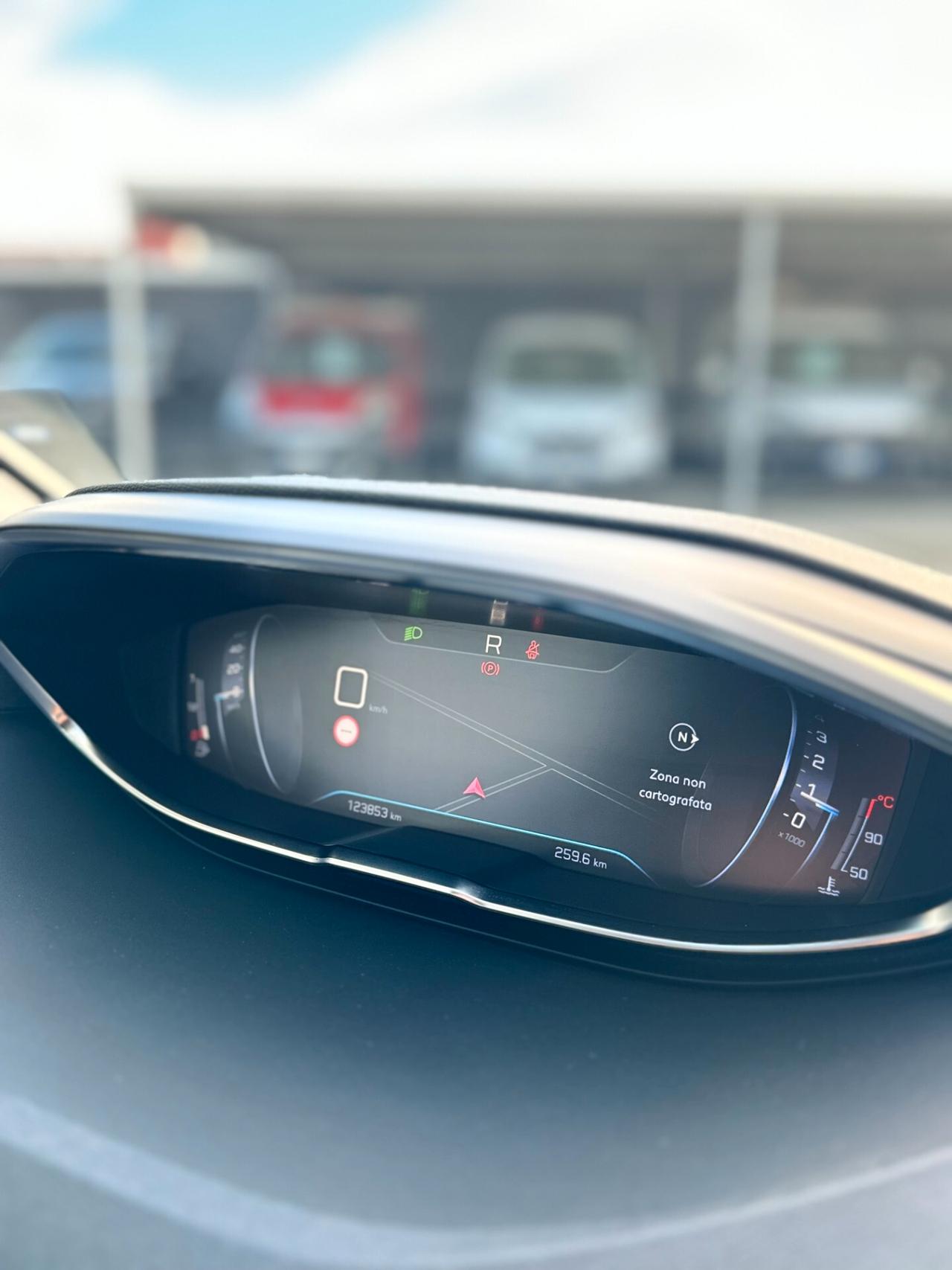 Peugeot 3008 BlueHDi 130 S&S EAT8 Business