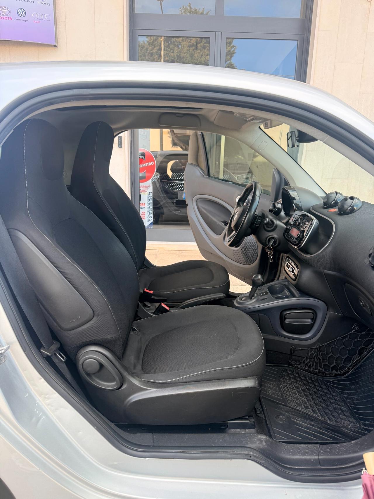 Smart ForTwo 70 c.v. BENZINA 1.0 Passion CON TETTO PANORAMICO,BLOCK SHAFT,FULL LED,BLUETOOTH