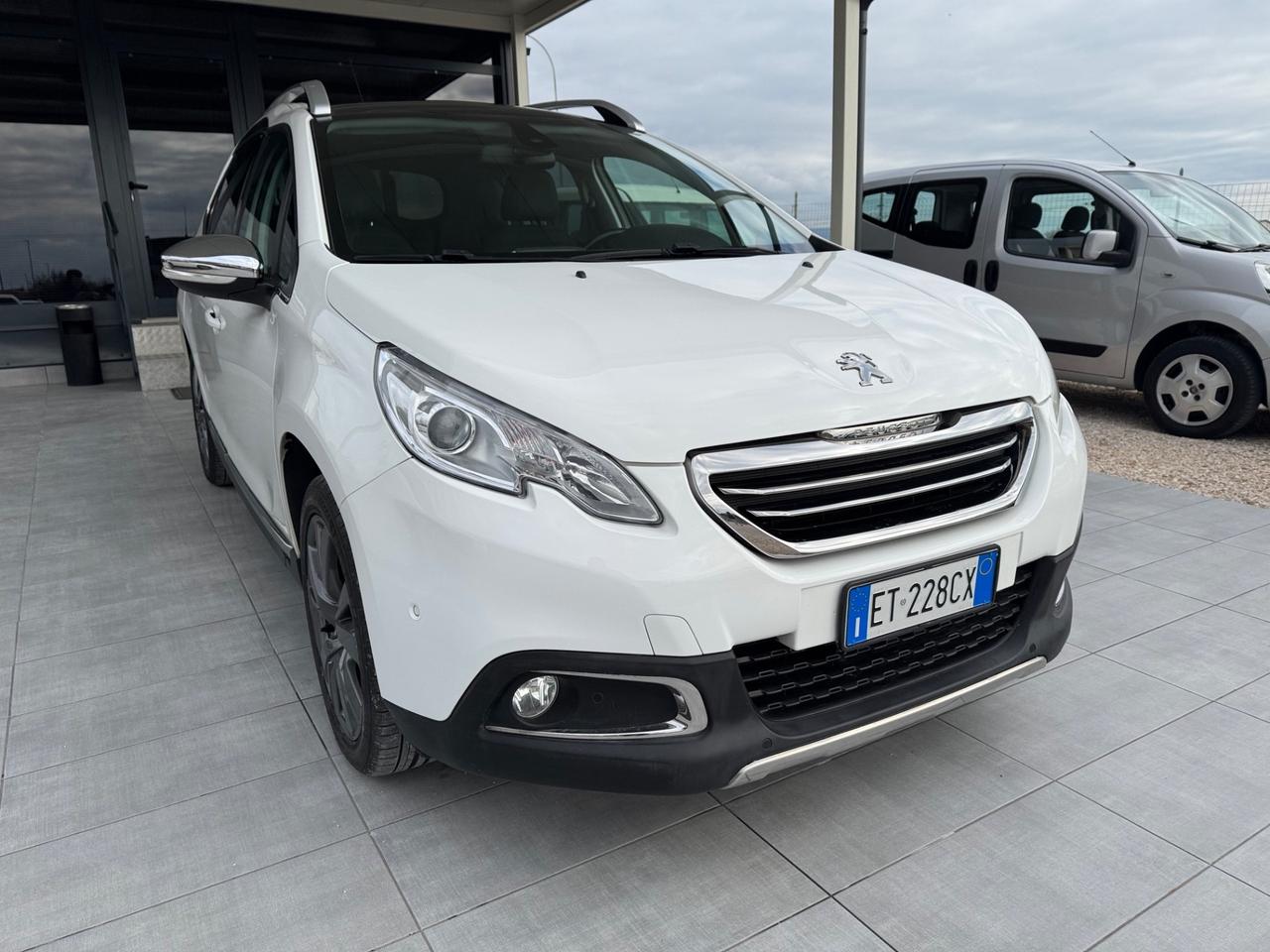 Peugeot 2008 1.6 e-HDi 92 CV Allure Tetto pan