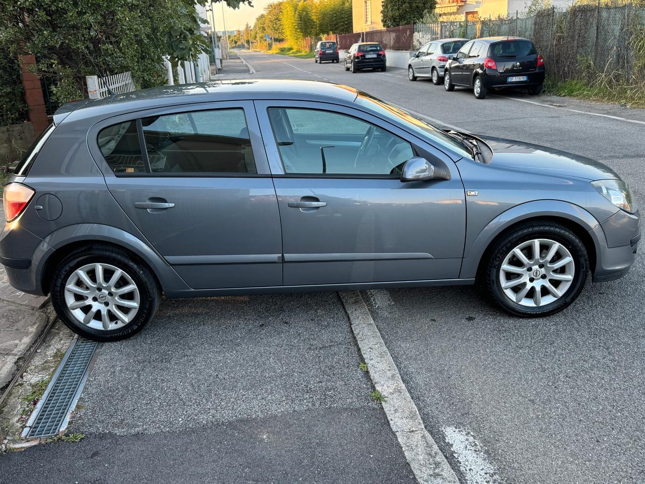 Opel Astra 1.4 16V Twinport 5 porte Enjoy