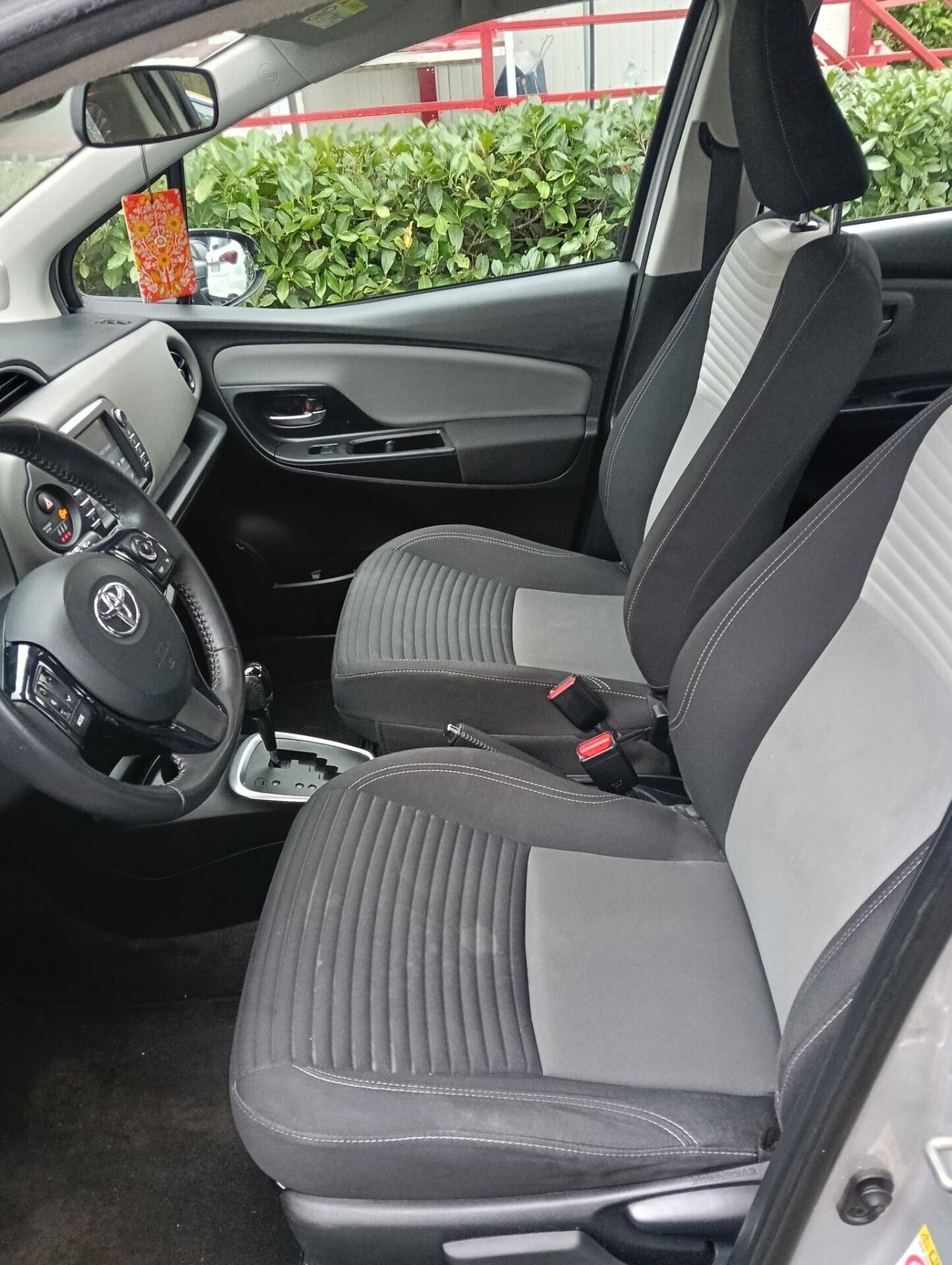 Toyota Yaris 1.5 Hybrid Business(prezzo reale)