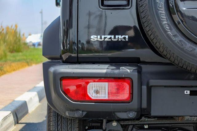 SUZUKI Jimny Nomade 1.5 GLX Autovettura 4 Posti Cambio Autom.