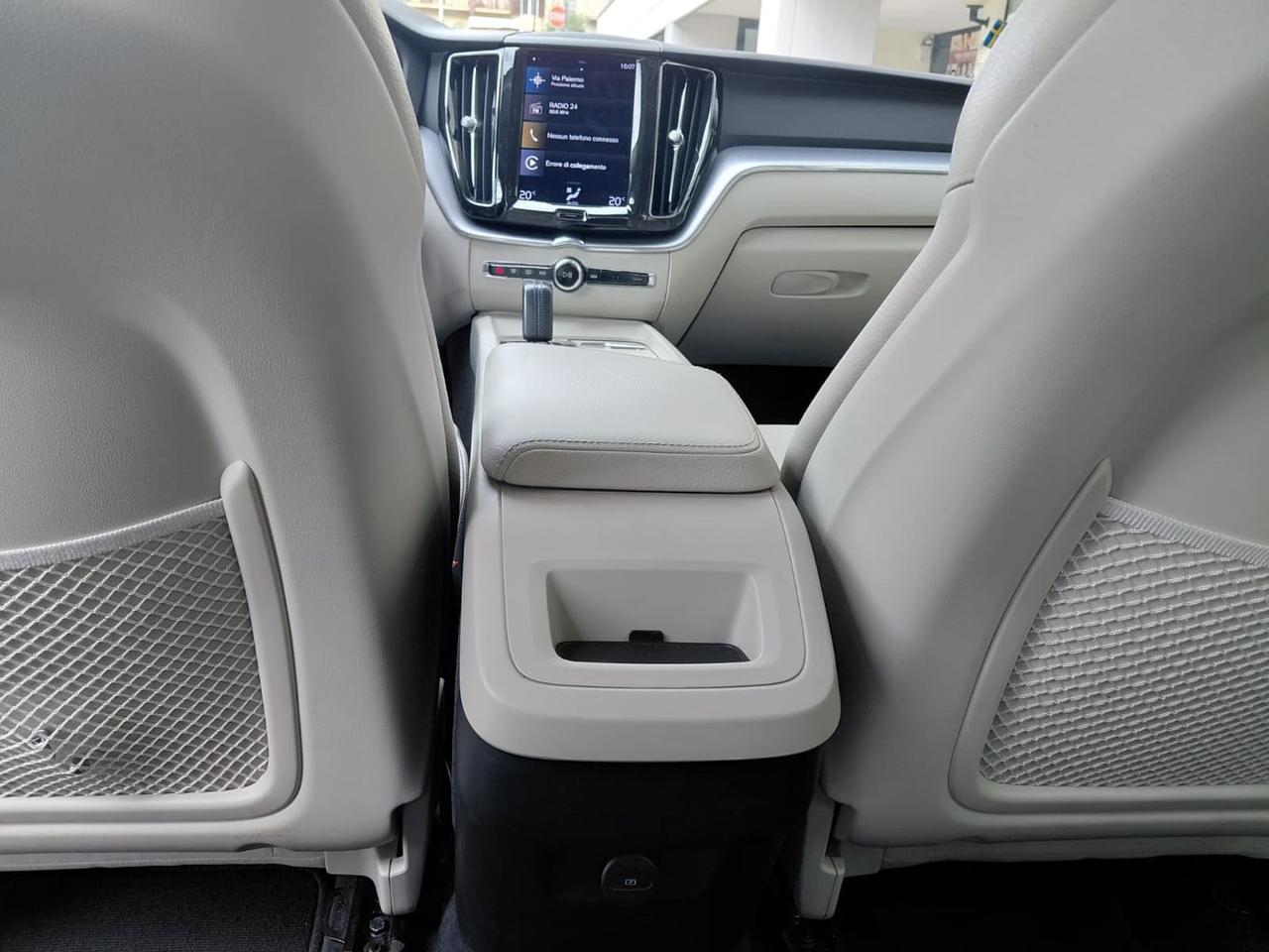 Volvo XC 60 Momentum Pro 2.0 B4 MHEV #10050