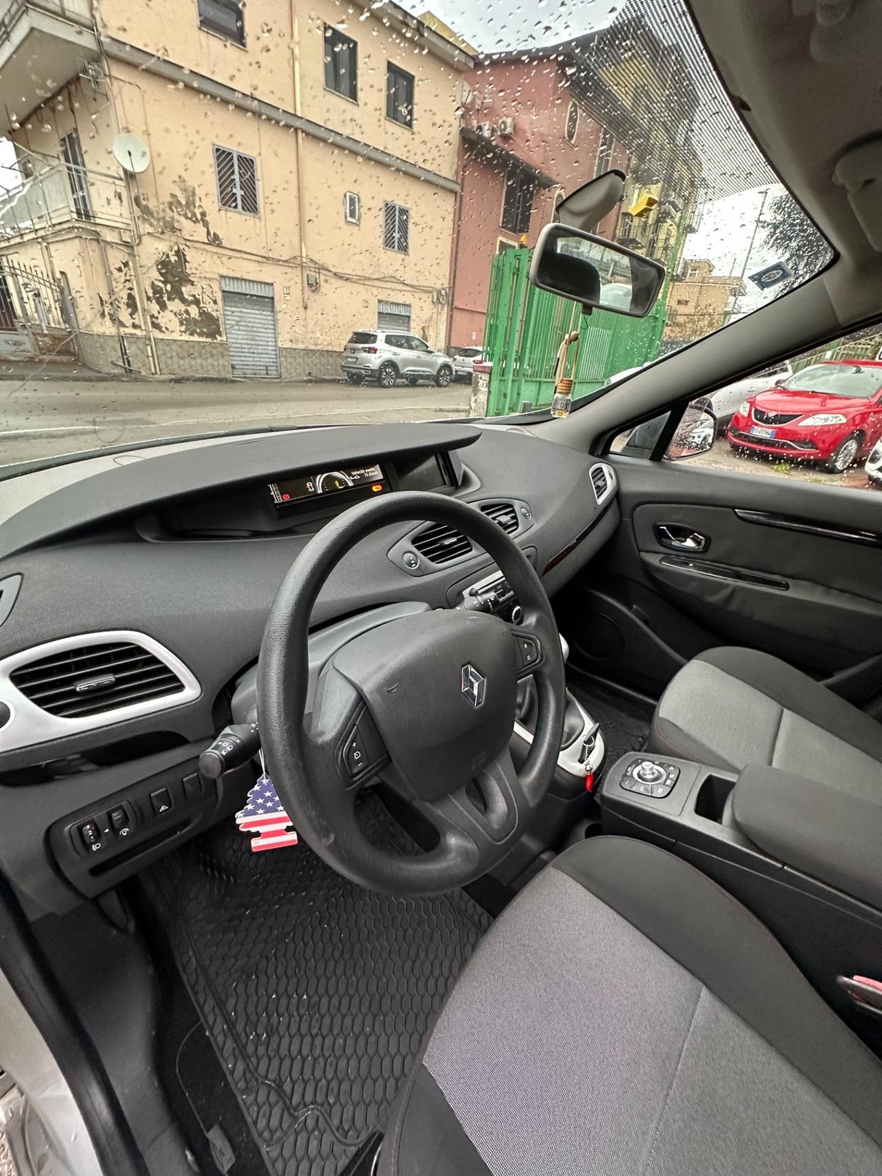 Renault Scenic Scénic XMod 1.5 dCi 110CV EDC Bose