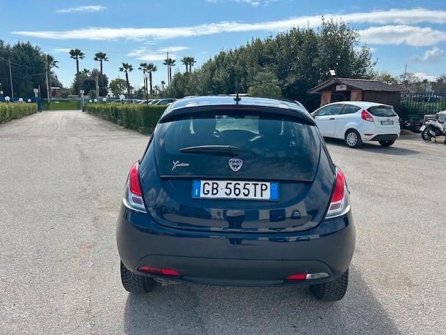 Lancia Ypsilon 1.2 69 CV 5 porte GPL Ecochic Silver OK PATENTATI