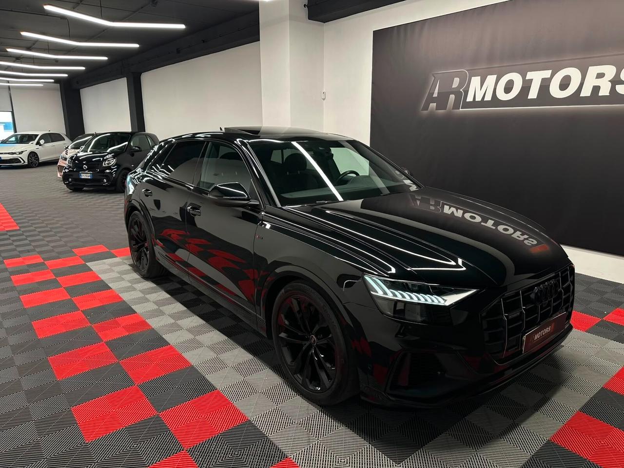 Audi Q8 TOTAL BLACK/MATRIX/TETTO LEASING