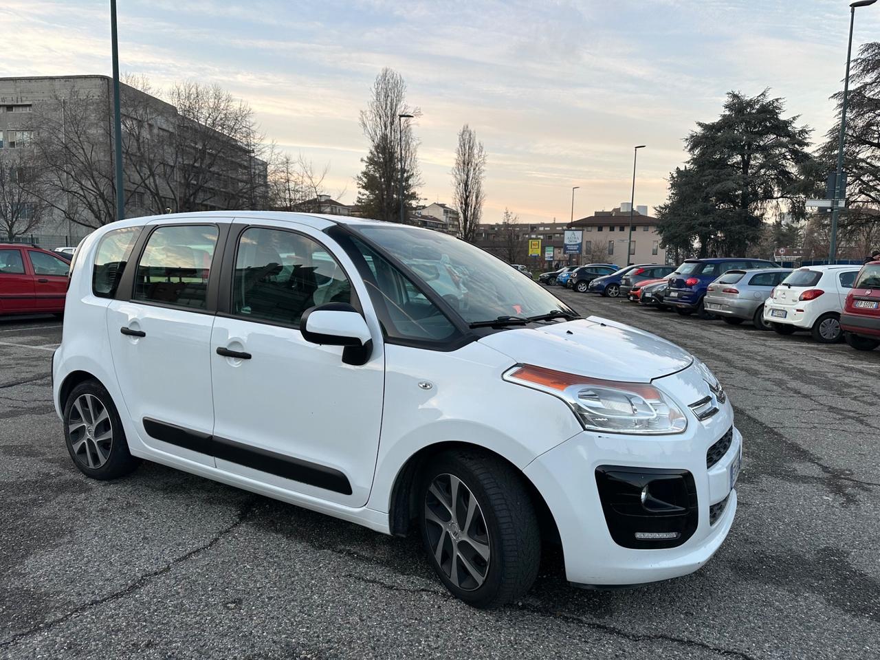 Citroen C3 Picasso C3 Picasso 1.4 VTi 95 metano della casa