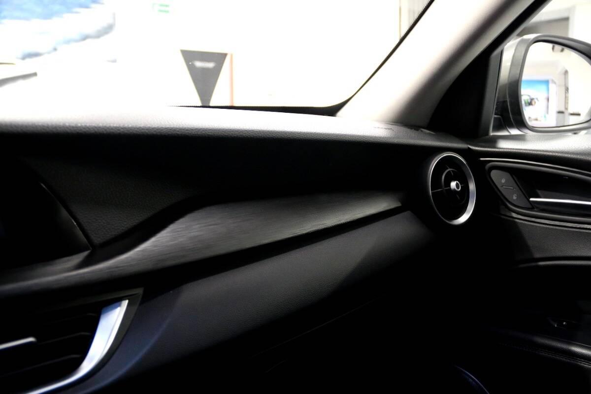 Alfa Romeo Stelvio 2.2 t Executive Q4 180cv auto