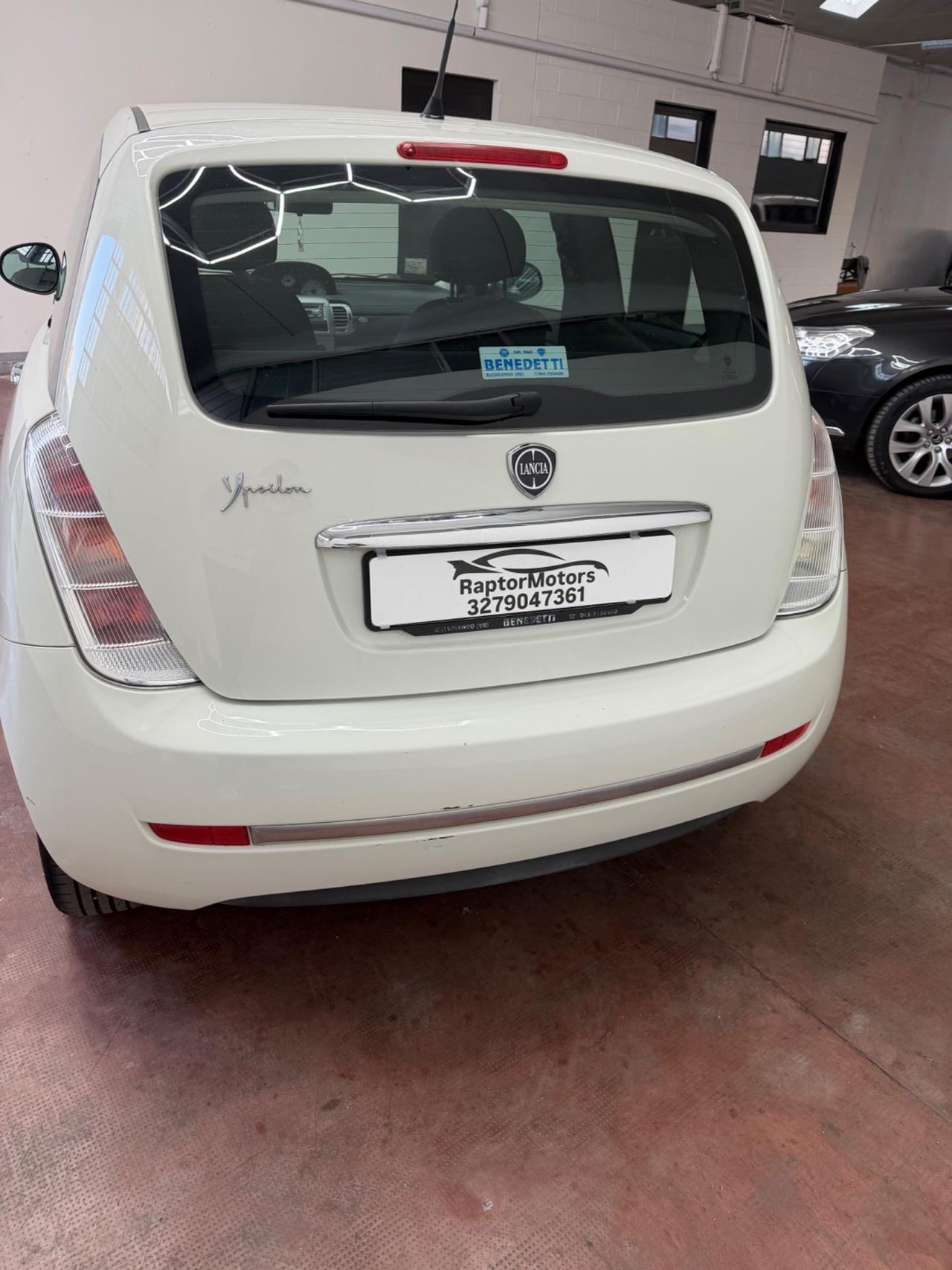 Lancia Ypsilon 1.2 69 CV Unyca
