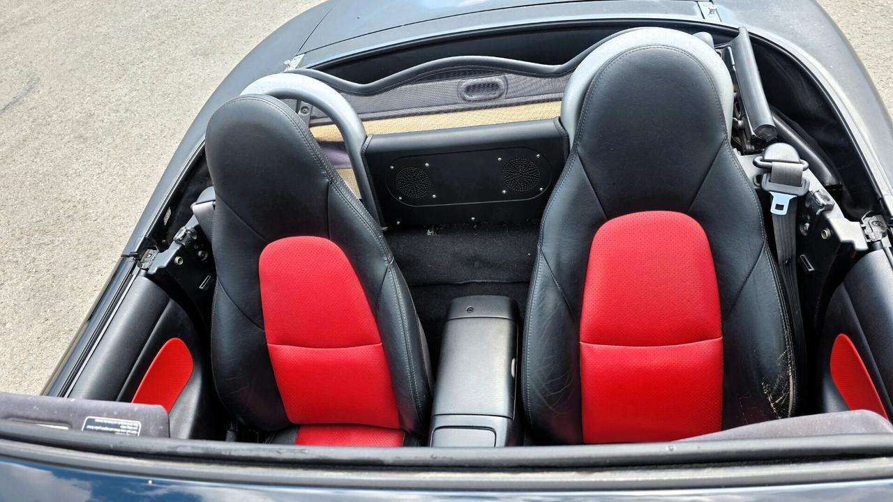 Mazda MX-5 1.8i 16V cat Challenge