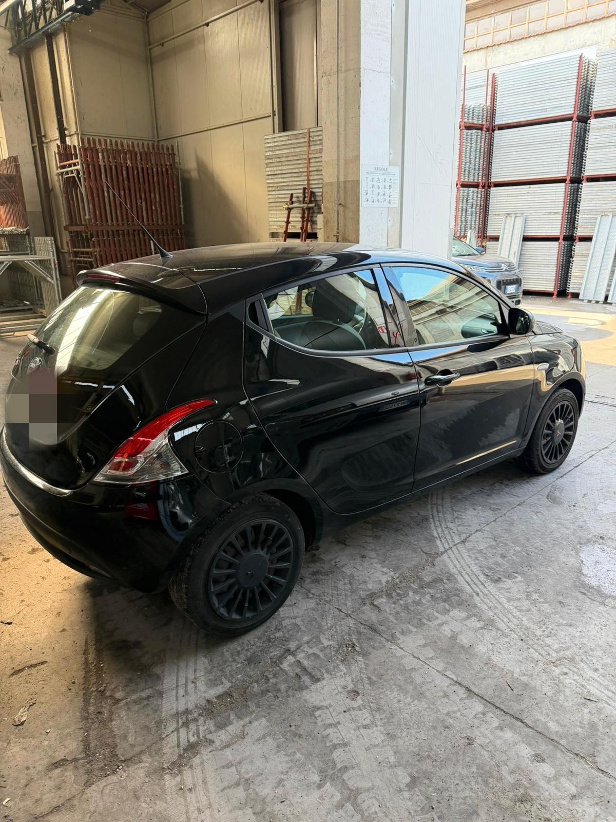 Lancia Ypsilon 1.2 69 CV 5 porte GPL Ecochic Platinum