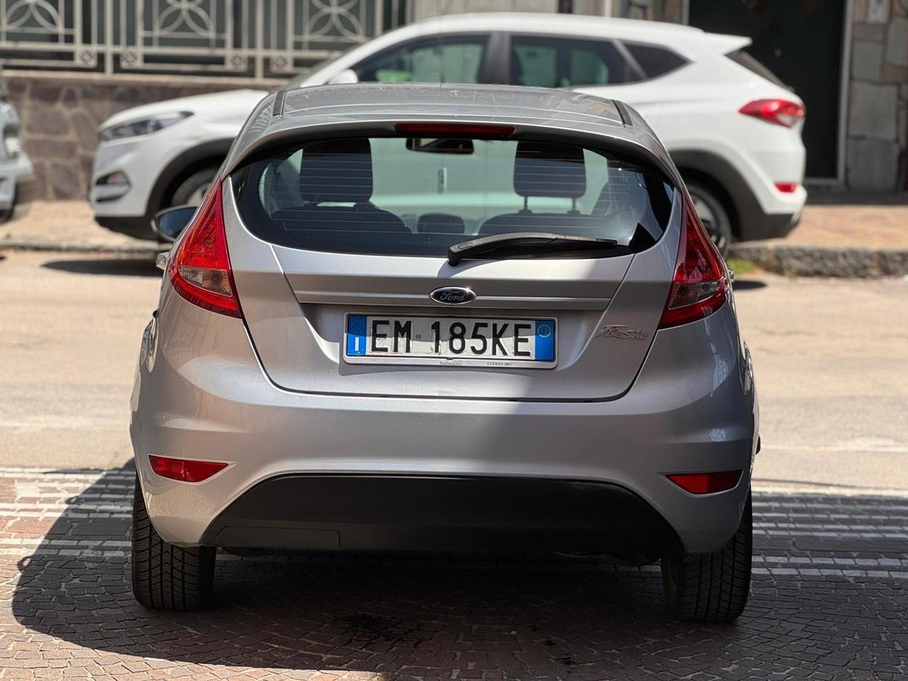 Ford Fiesta 1.4 TDCi 70CV 5 porte Titanium
