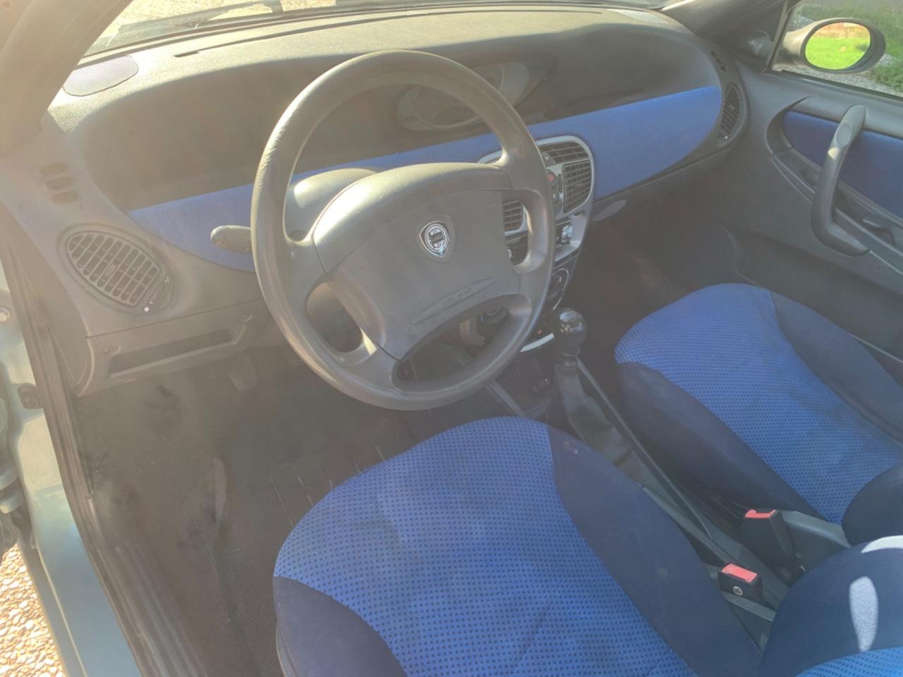 Lancia Y 1.2i NEOPATENTATI