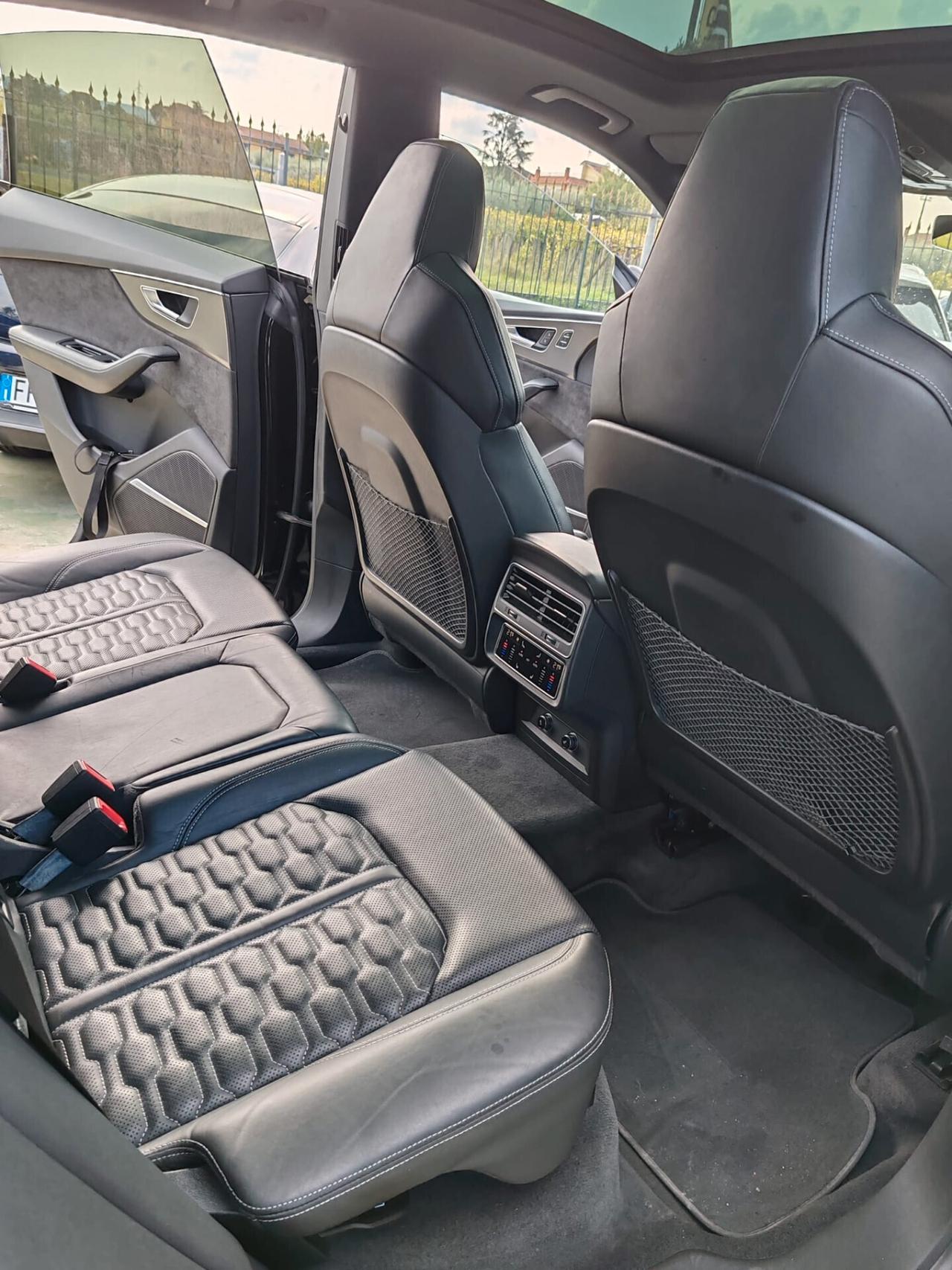 Audi Q8 RS TFSI V8 quattro tiptronic