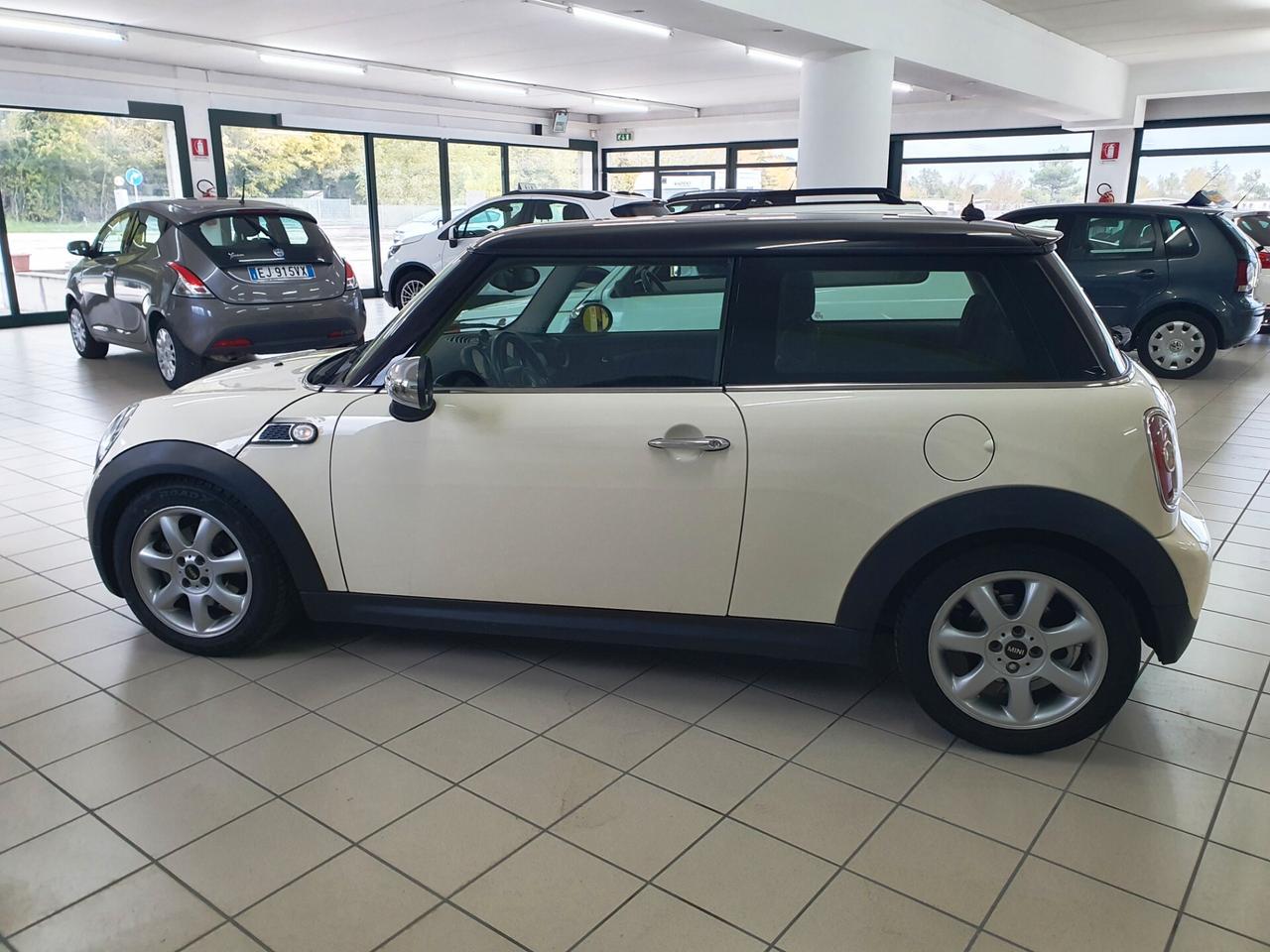 Mini Mini 1.6 16V Cooper D