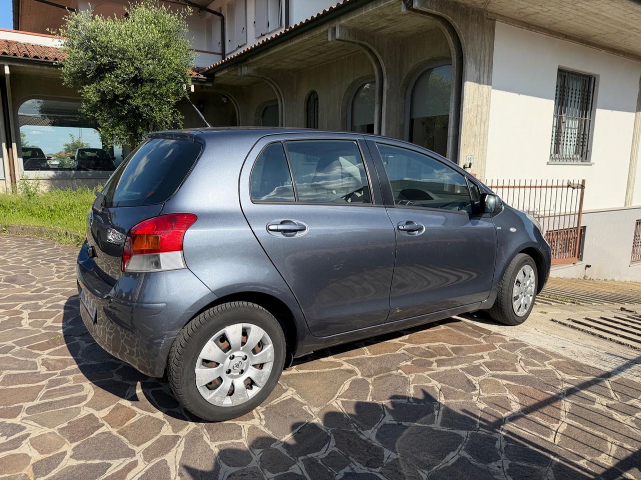 Toyota Yaris 1.0 5 porte Sol
