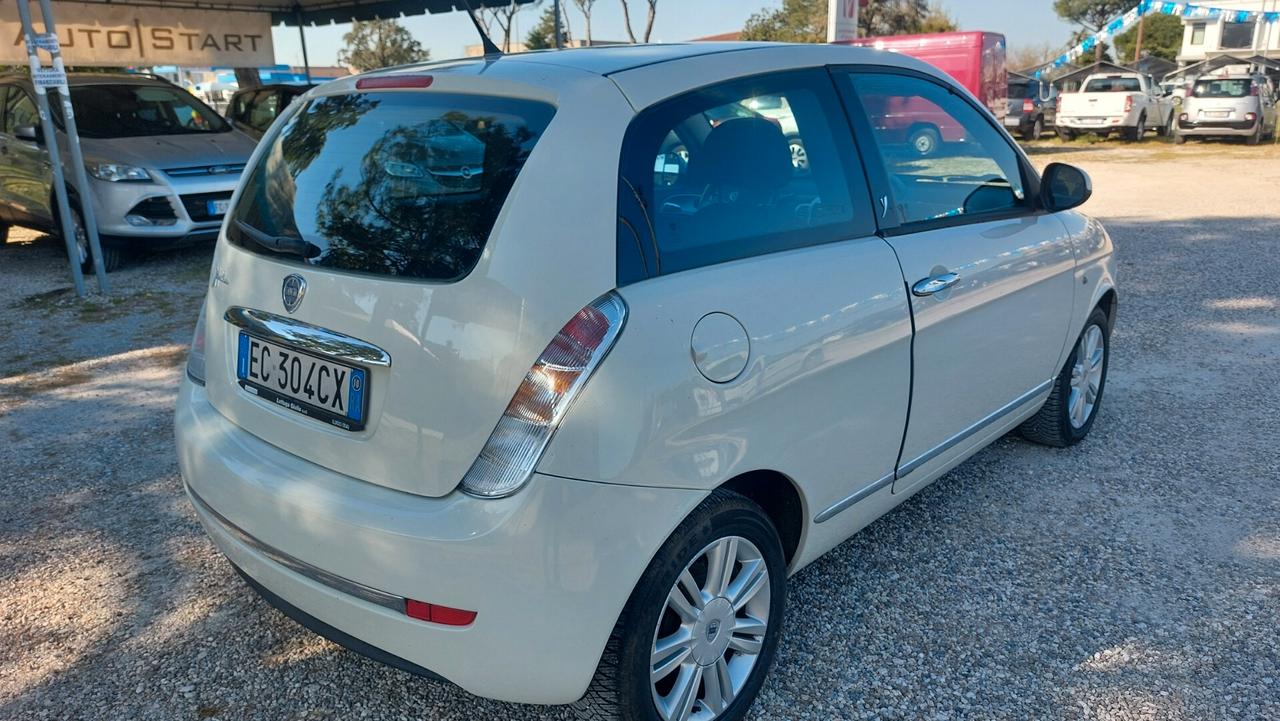 Lancia Ypsilon 1.2 Platino