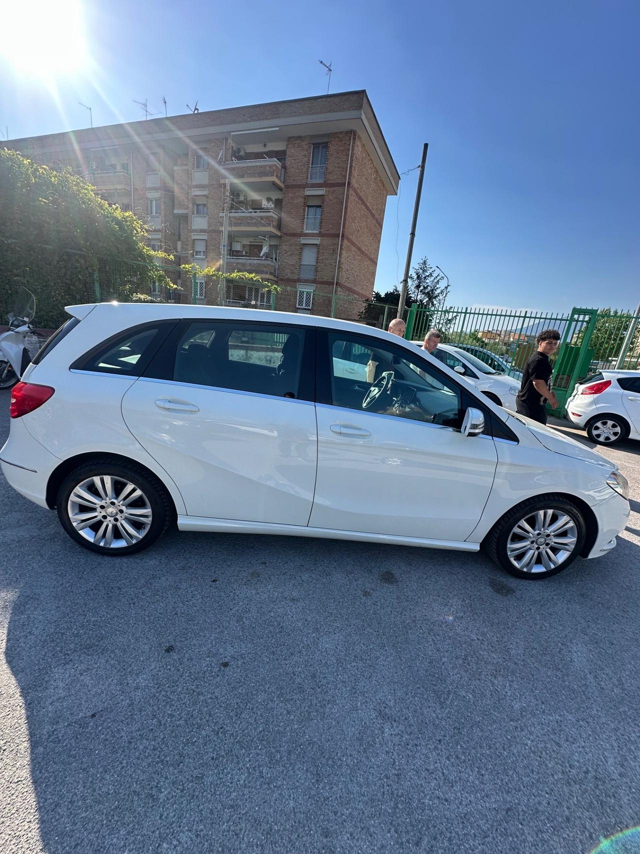 Mercedes-benz B 180 BlueEFFICIENCY Premium