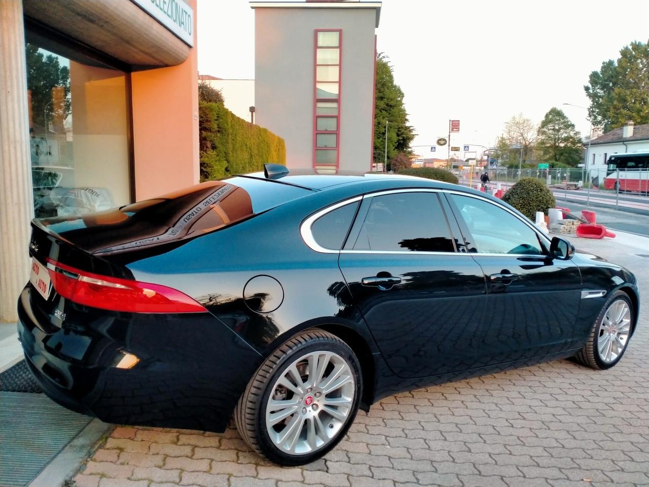 Jaguar XF 2.0D i4 180CV AWD PORTFOLIO MODEL YEAR 2019 MERIDIAN DIGITAL SOUND SYSTEM 380W