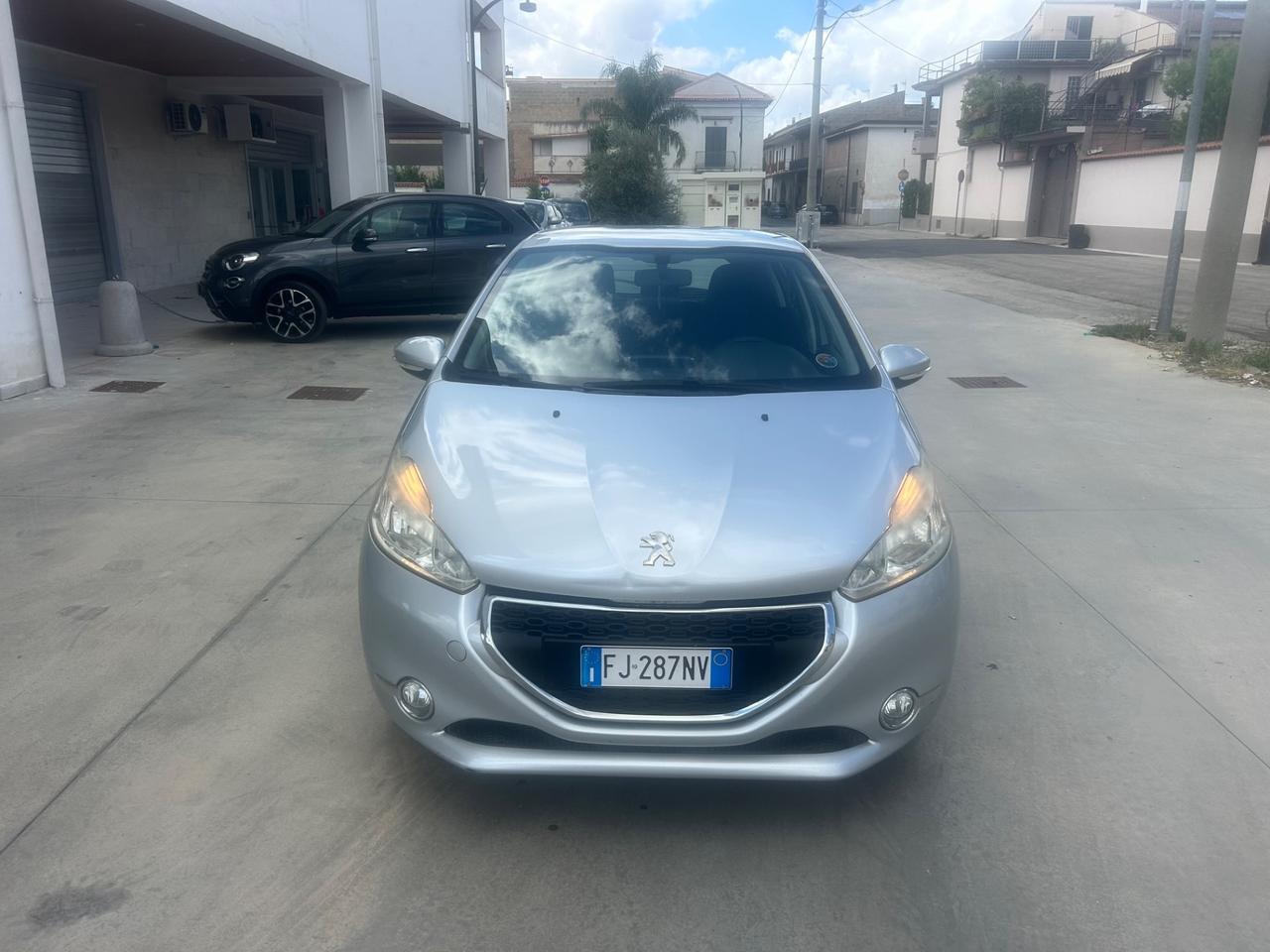 Peugeot 208 1.4 HDi 68 CV 5 porte Active