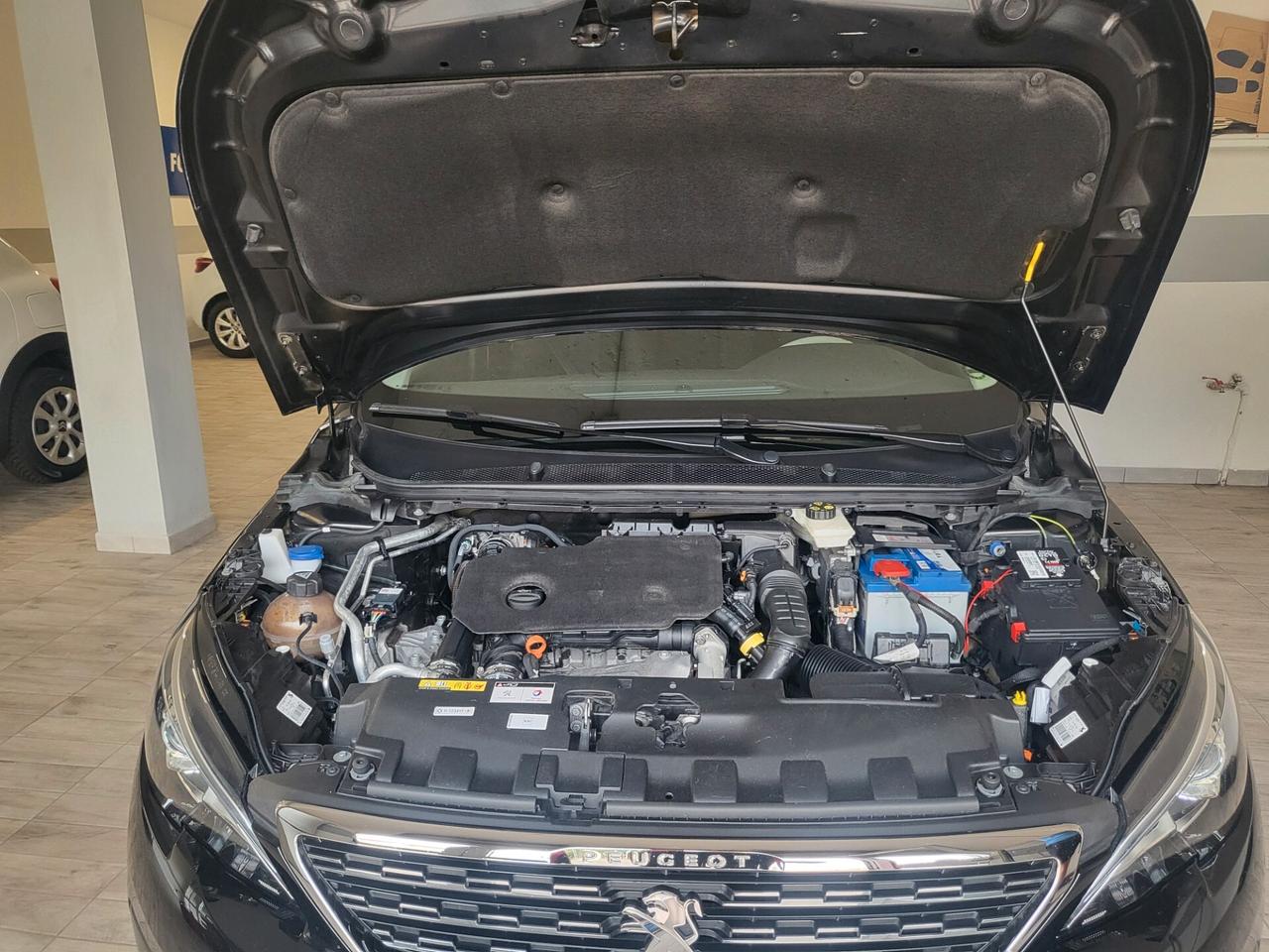 Peugeot 308 BlueHDi 130 S&S SW Tech Edition