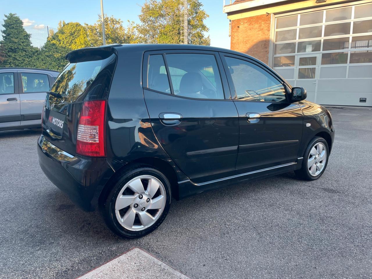 Kia Picanto 1.1 BENZINA