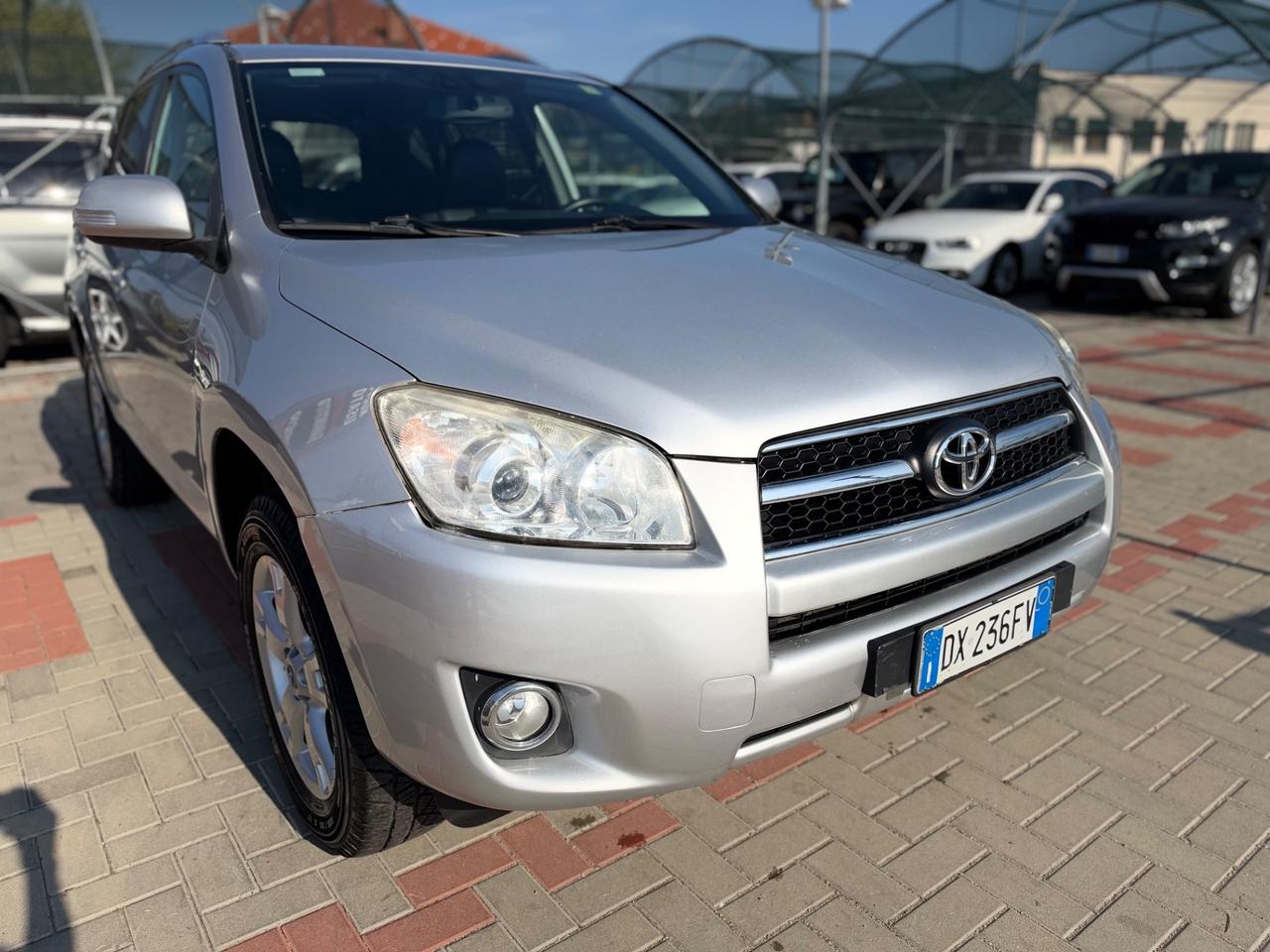 Toyota RAV 4 RAV4 2.2 D-4D 150 CV DPF Luxury