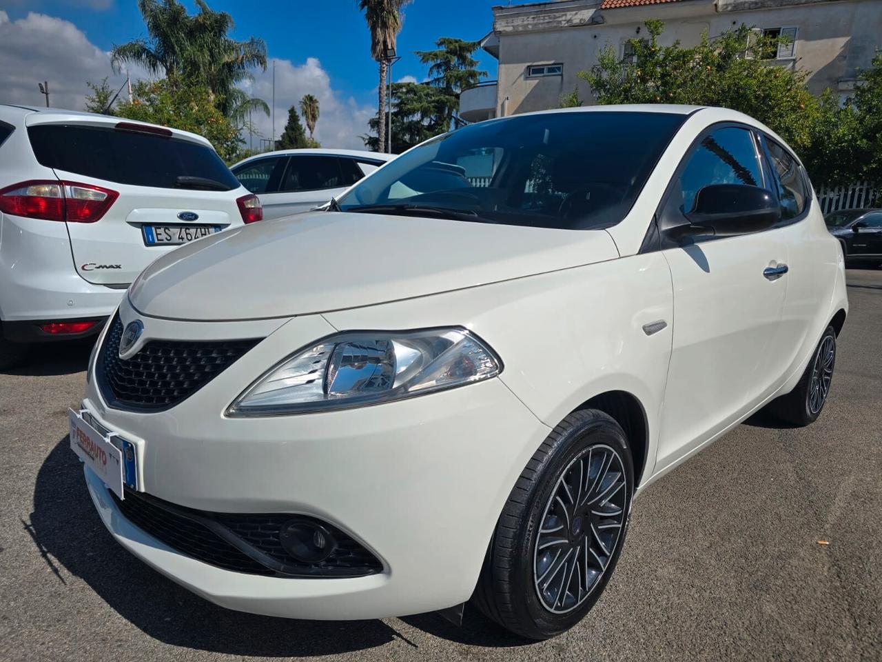 LANCIA Y 1.0 HYBRID 71CV GOLD EDITION