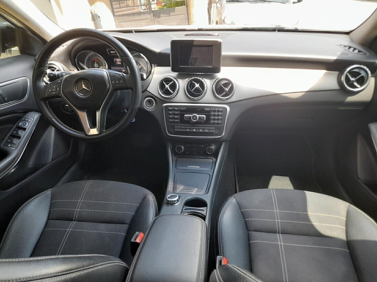 Mercedes-benz GLA 180 d Automatic Premium