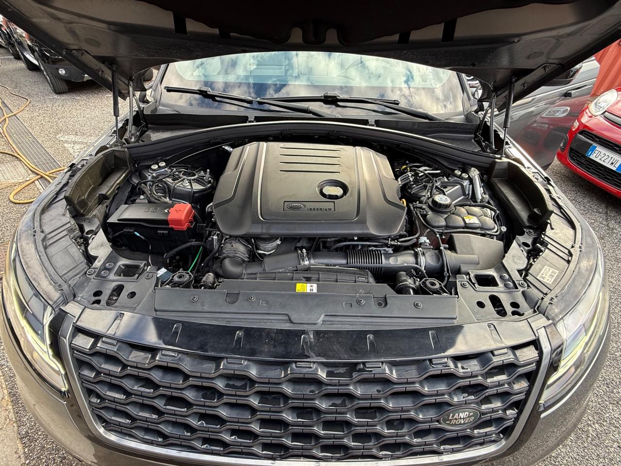 Velar 2.0D I4 240 CV R-Dynamic/unipro/rate/permute