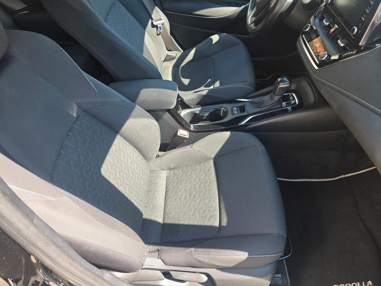Toyota Corolla Touring Sports 1.8 Hybrid Business