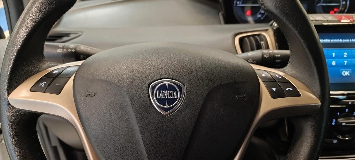 Lancia Ypsilon 1.0 FireFly 5 porte S&S Hybrid Alberta Ferretti