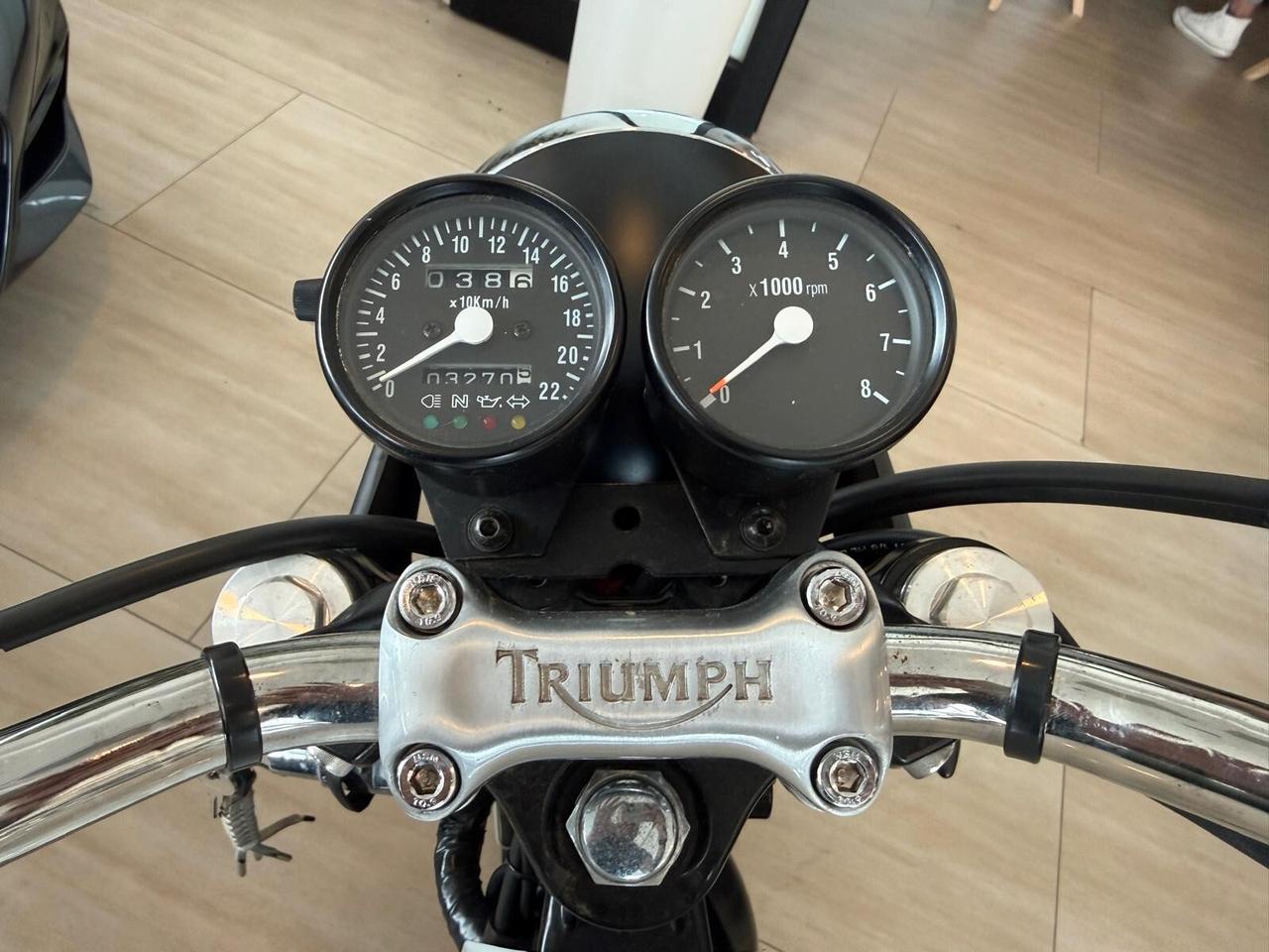 Triumph Bonneville 800 cafe racer carburatore