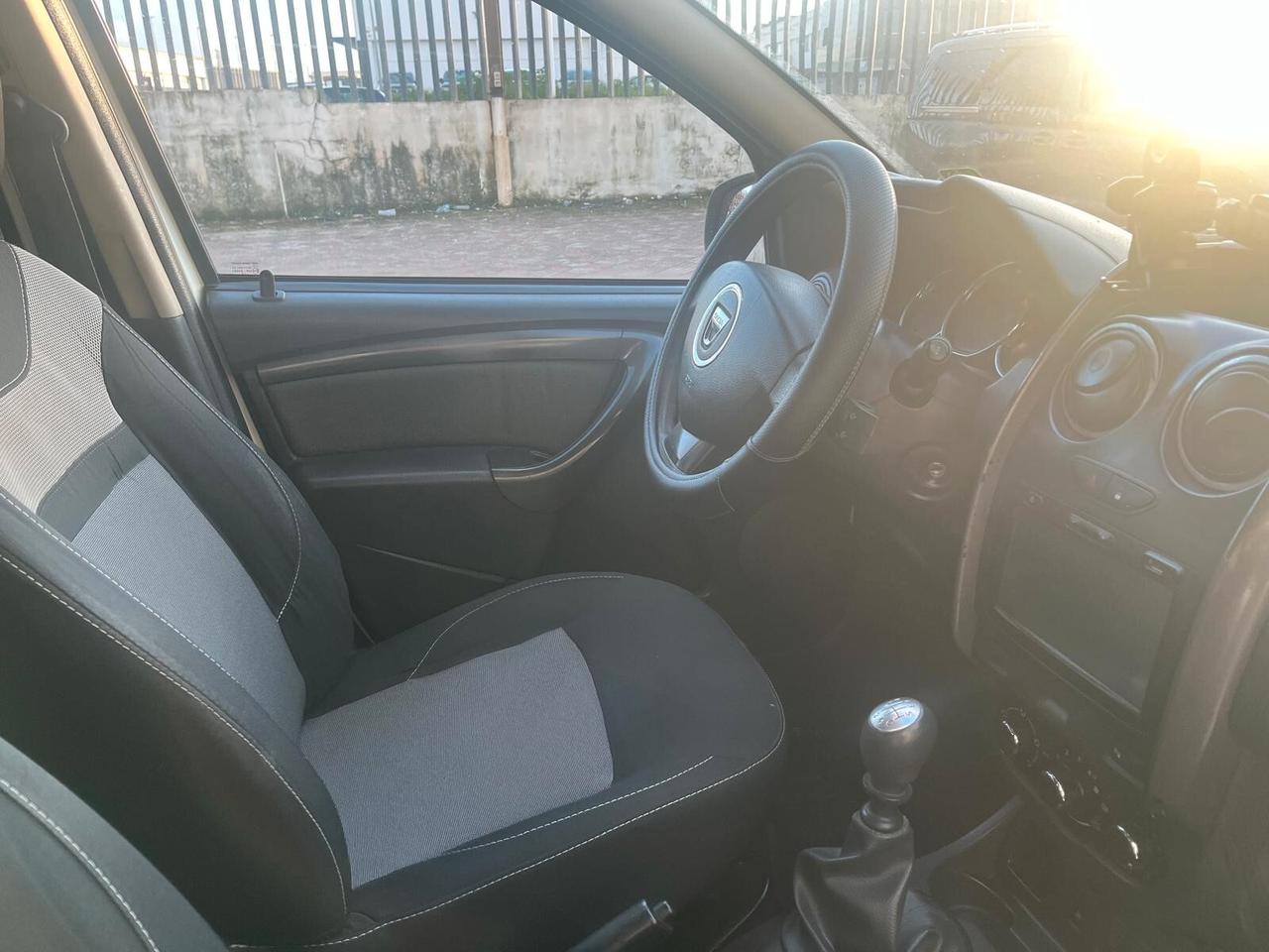 Dacia Duster 1.461 109CV 4x2 Serie Speciale Lauréate Family