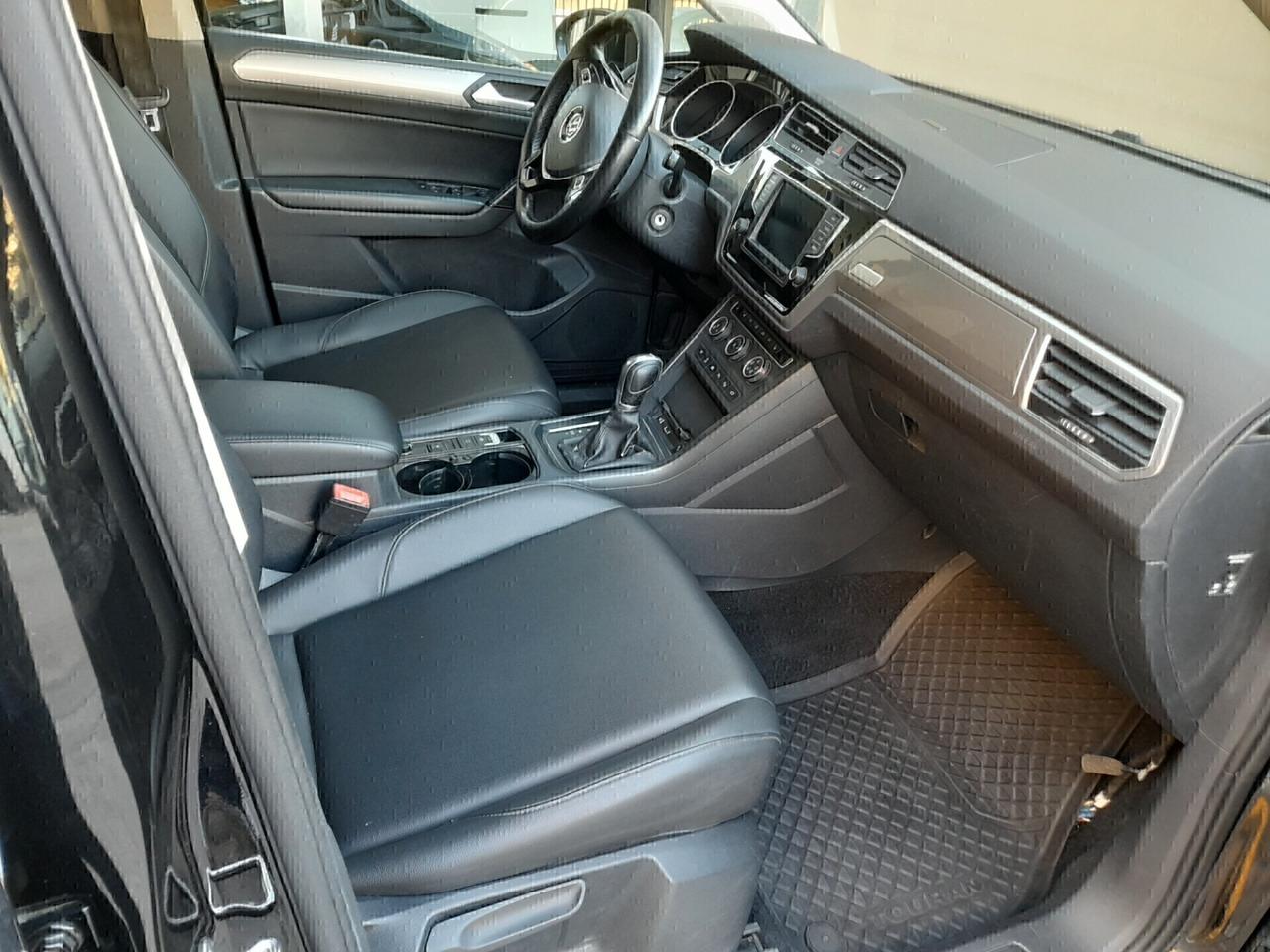 Volkswagen Touran 7 POSTI 2.0 115cv AUTOMATICO