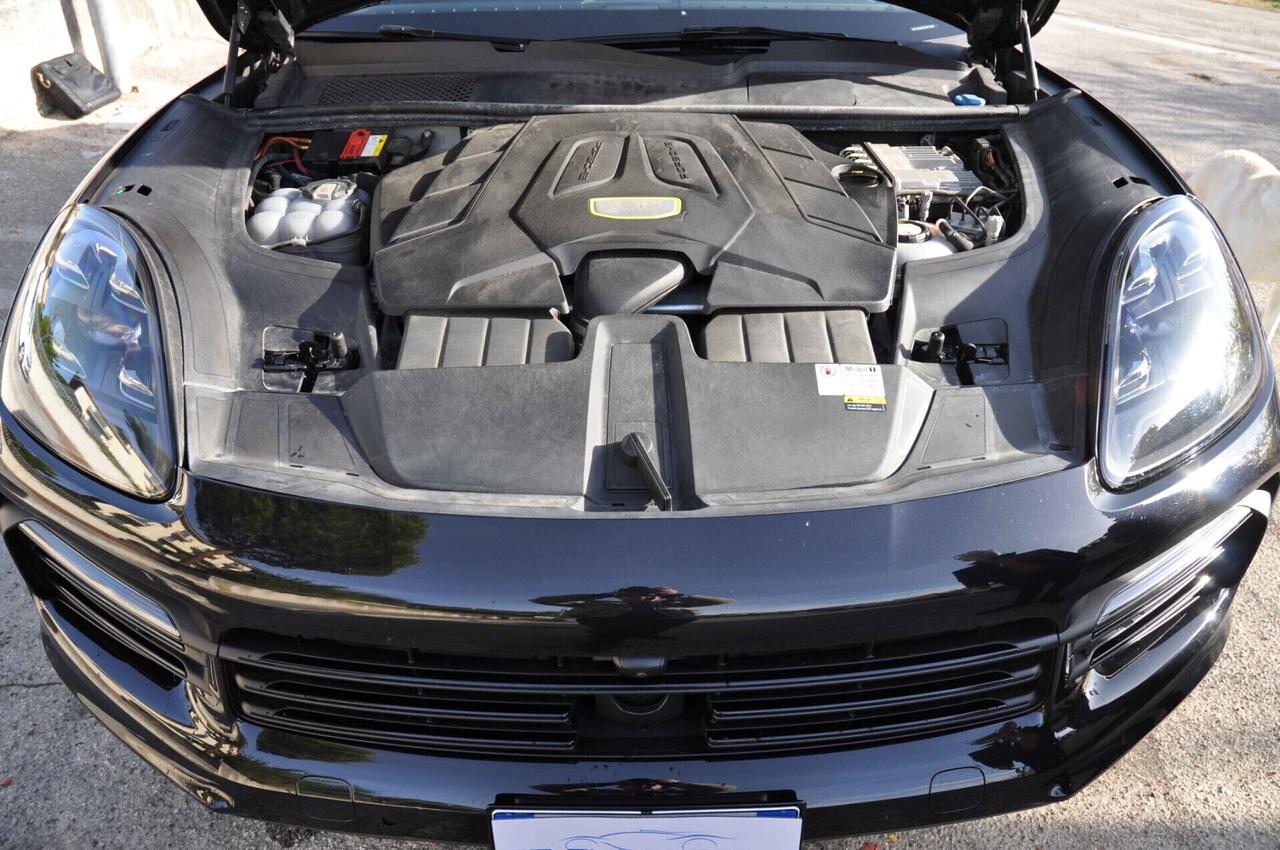 Porsche Cayenne Coupé 3.0 V6 E-Hybrid LEASING