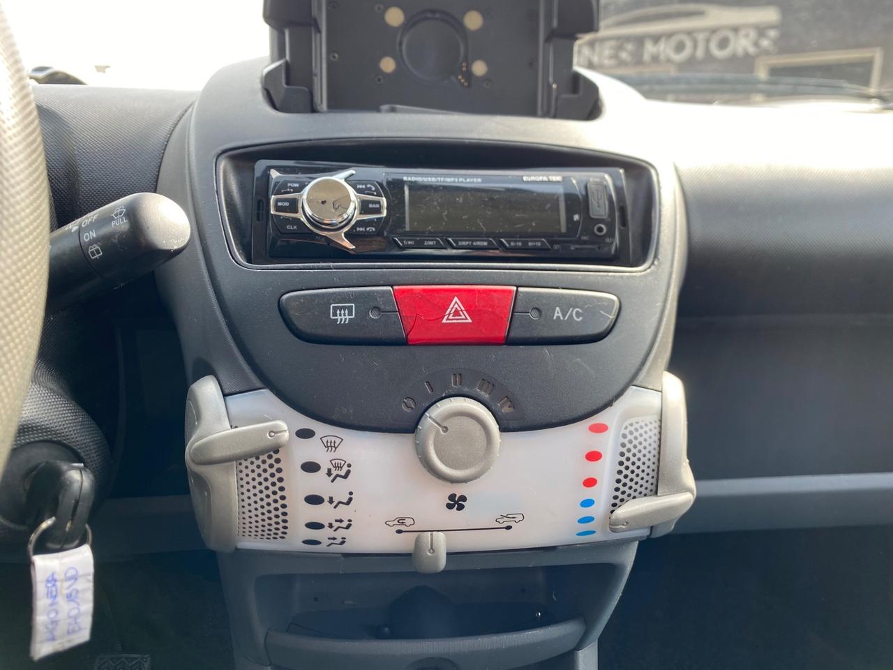 Toyota Aygo 1.0 12V VVT-i 5 porte Sol UNICO PROPIETARIO NEOPATENTATI GARANZIA 12 MESI