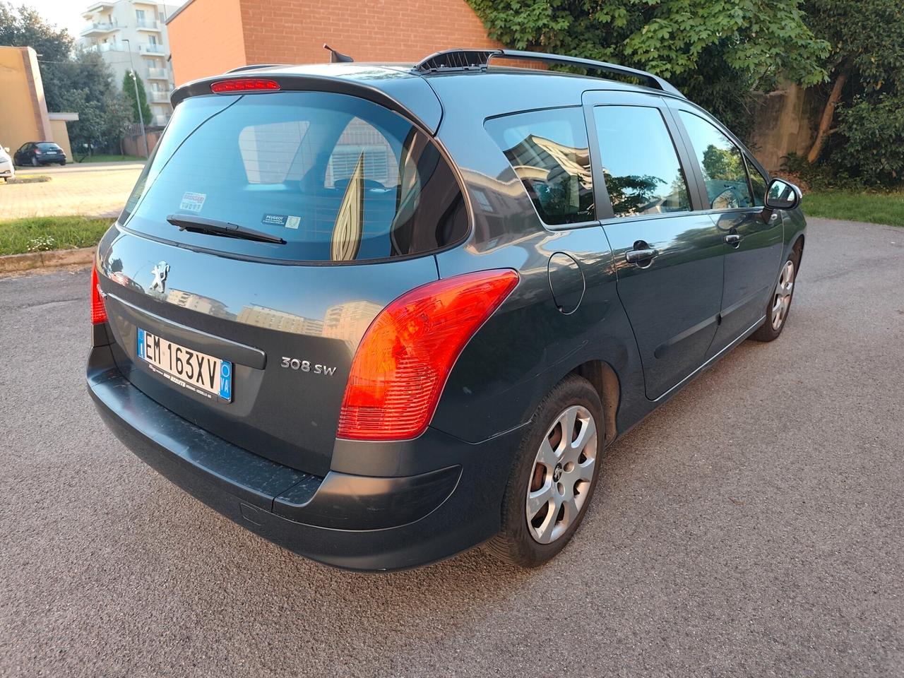 Peugeot 308 1.6 hdi sw neopatentati