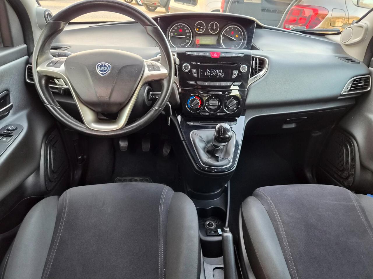 Lancia Ypsilon 1.2 69 CV 5 porte Platinum