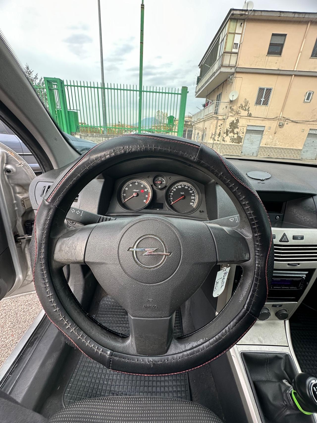 Opel Astra 1.4 16V Twinport 5 porte Enjoy