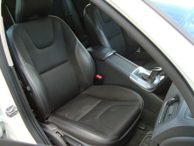 Volvo V60 Cross Country D3 Geartronic Summum