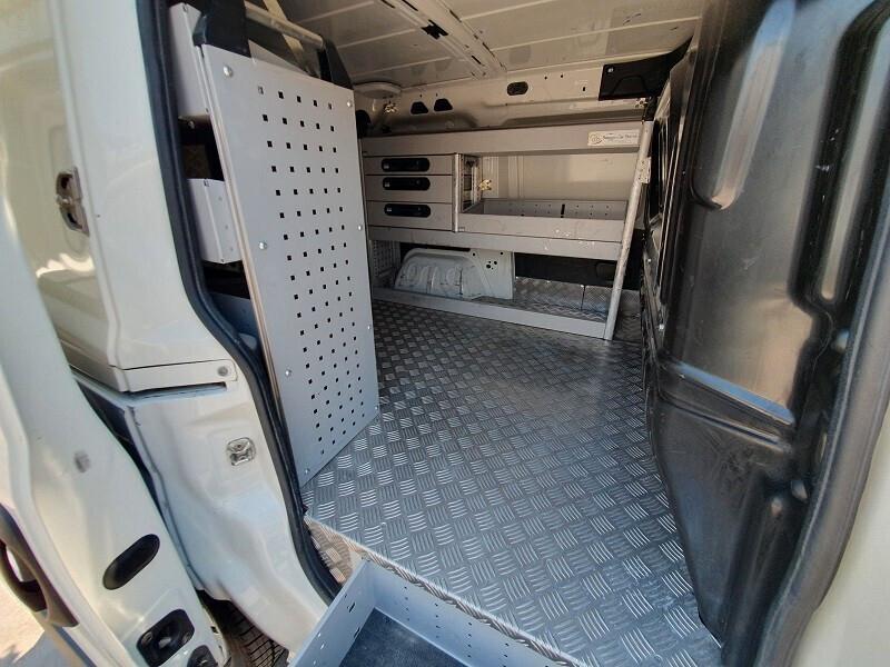FIAT Doblò 1.6 MJ 105CV Cargo Scaffali B&M 09.2014