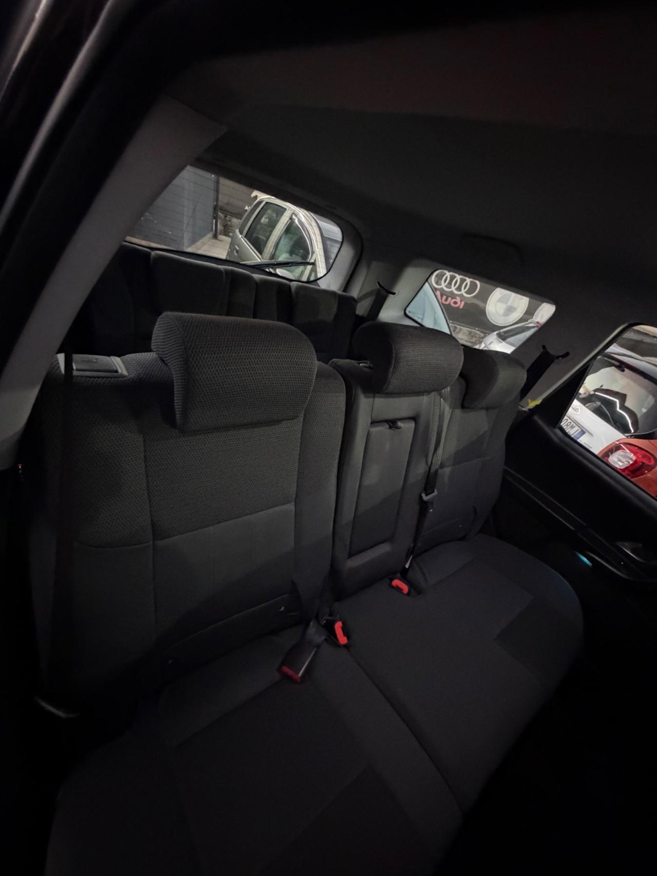 Mahindra XUV500 2.2 16V FWD W6