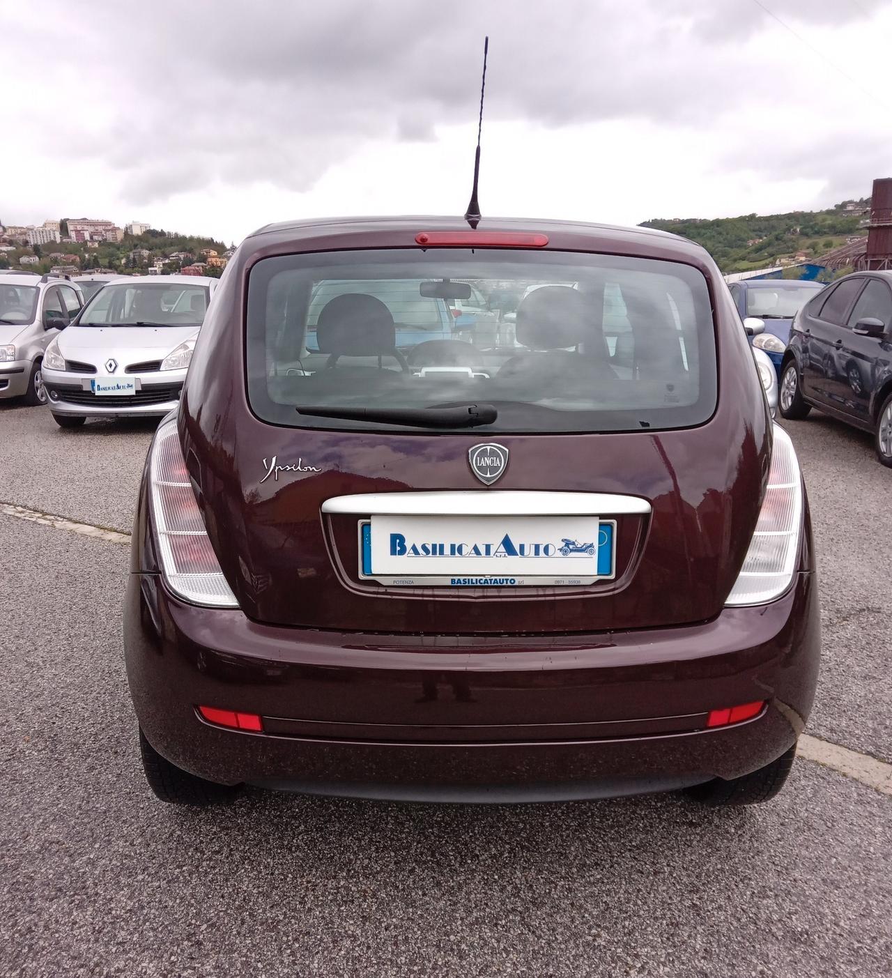 Lancia Ypsilon 1.3 MJT 90 CV Oro