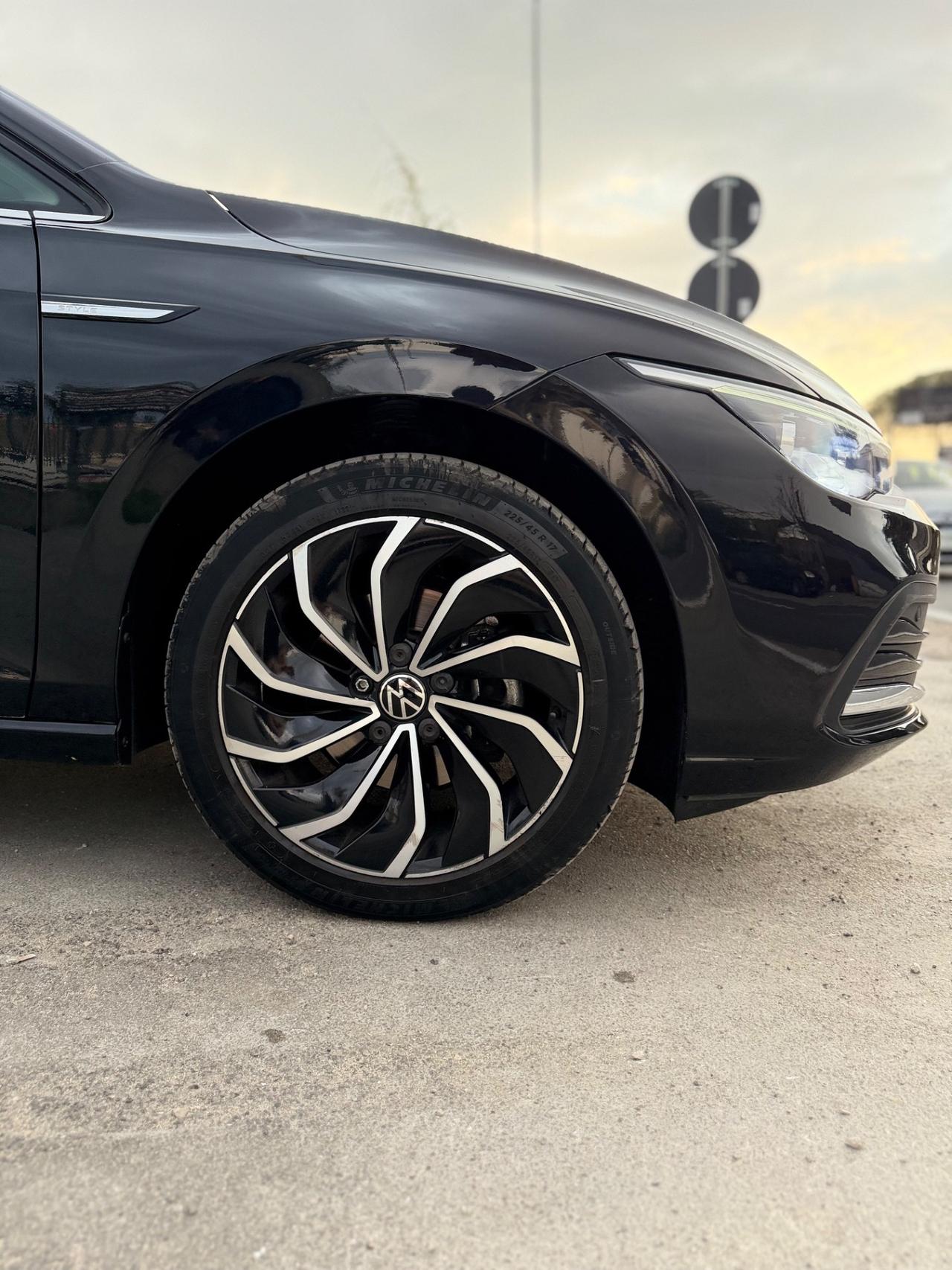 Volkswagen Golf 1.5 Style, Full Optional, Poltrone Massaggianti