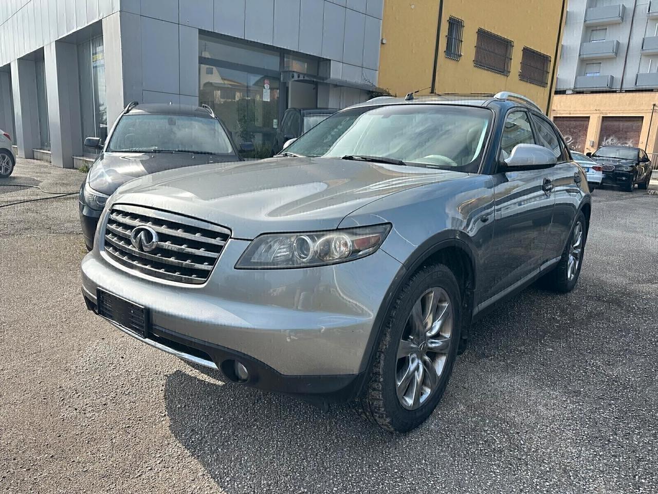 Infiniti FX 35 GPL GANCIO TRAINO
