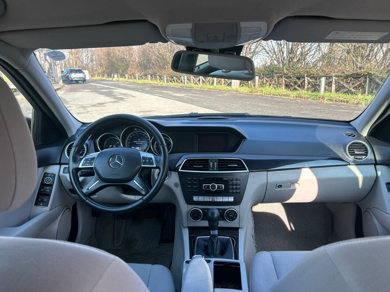 Mercedes-benz C 220 CDI BlueEFFICIENCY Avantgarde