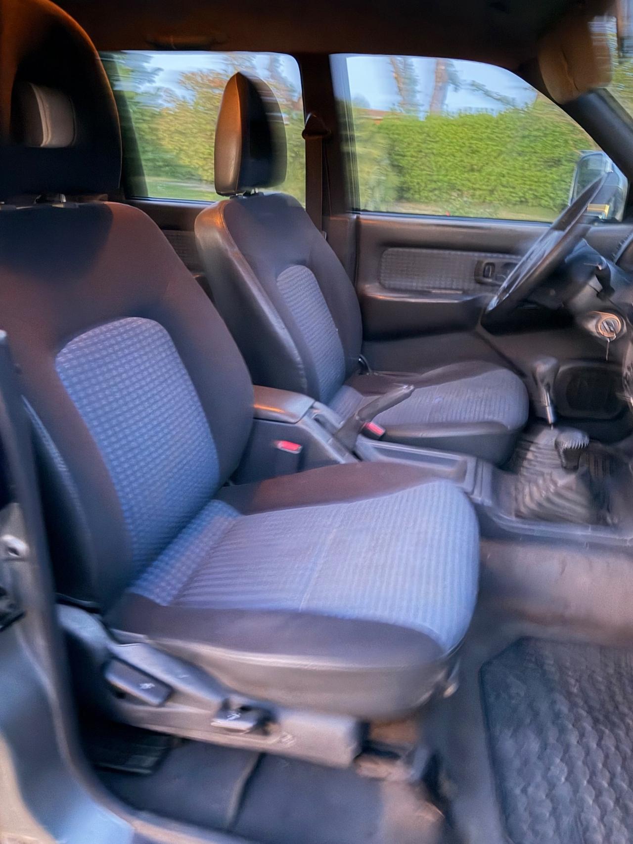 Mitsubishi L200 2.5 TDI 4WD Club Cab Pup. GLS Targ.