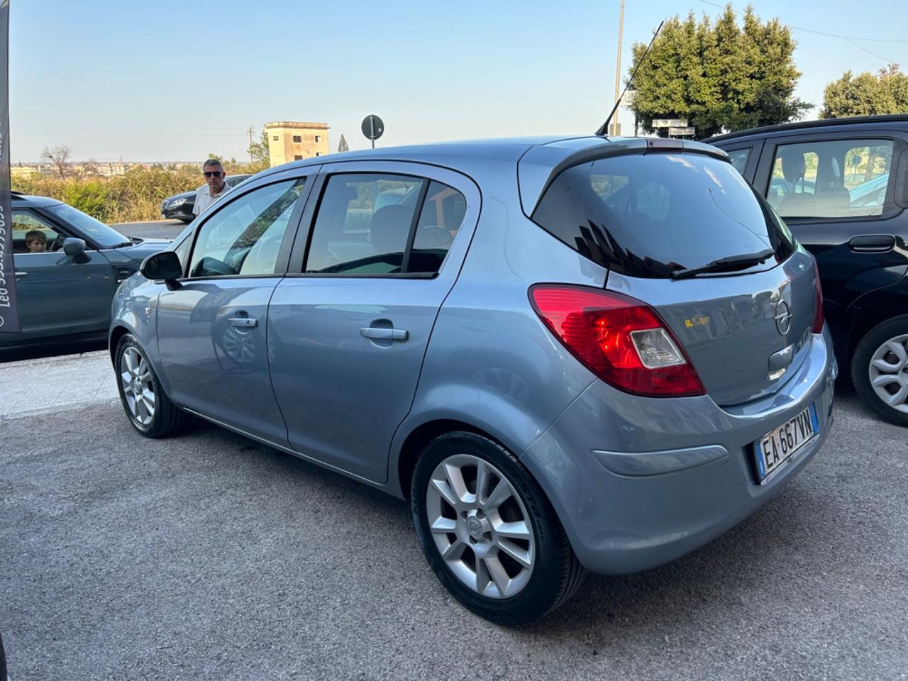 Opel Corsa 1.2 5 porte Cosmo